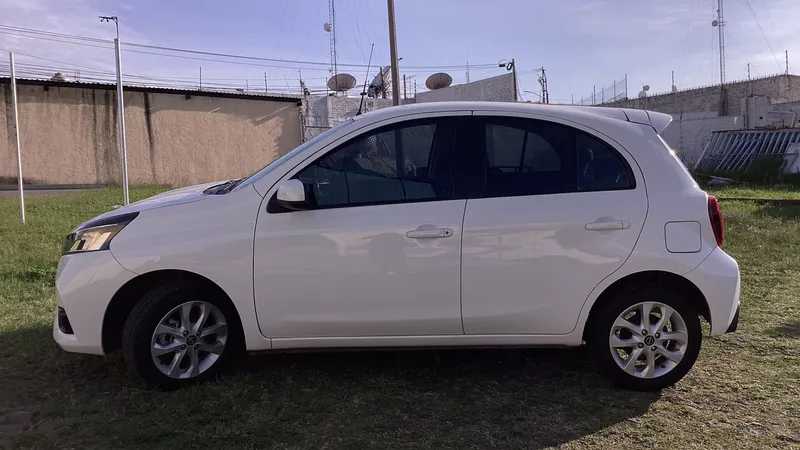 Nissan March 2023