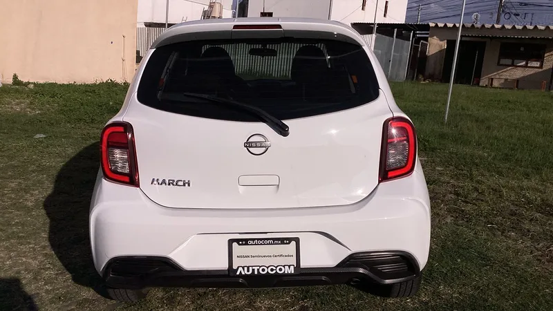 Nissan March 2023