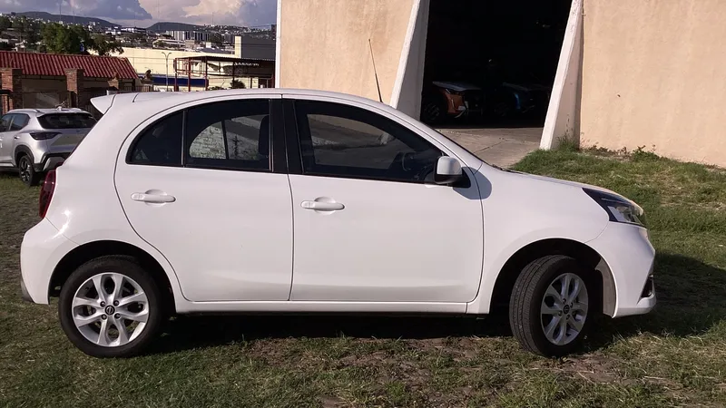 Nissan March 2023