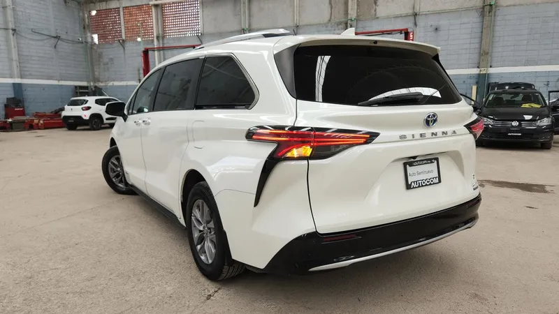 Toyota Sienna 2021