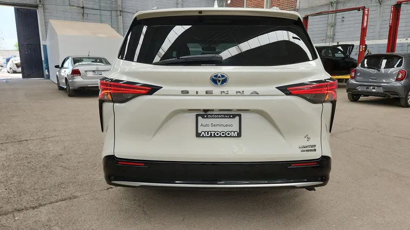 Toyota Sienna 2021
