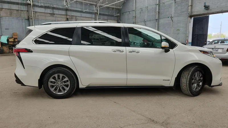 Toyota Sienna 2021