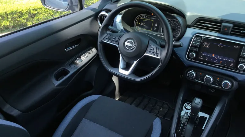 Nissan Versa 2023