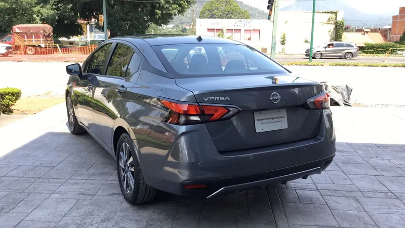 Nissan Versa 2023