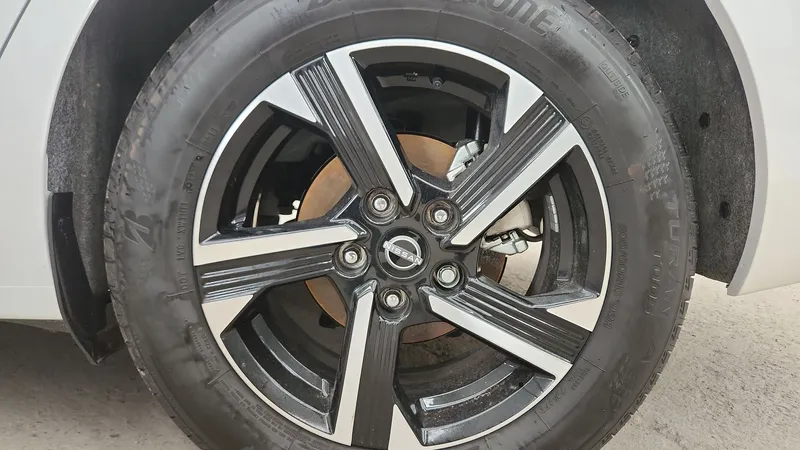 Nissan Sentra 2024