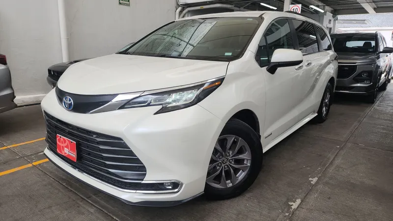 Toyota Sienna 2021