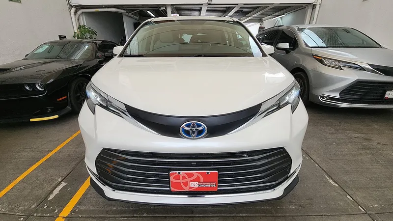 Toyota Sienna 2021