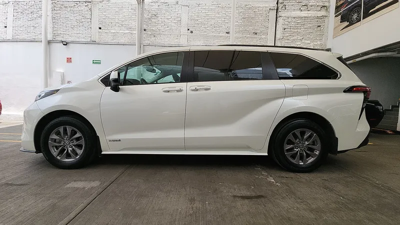 Toyota Sienna 2021