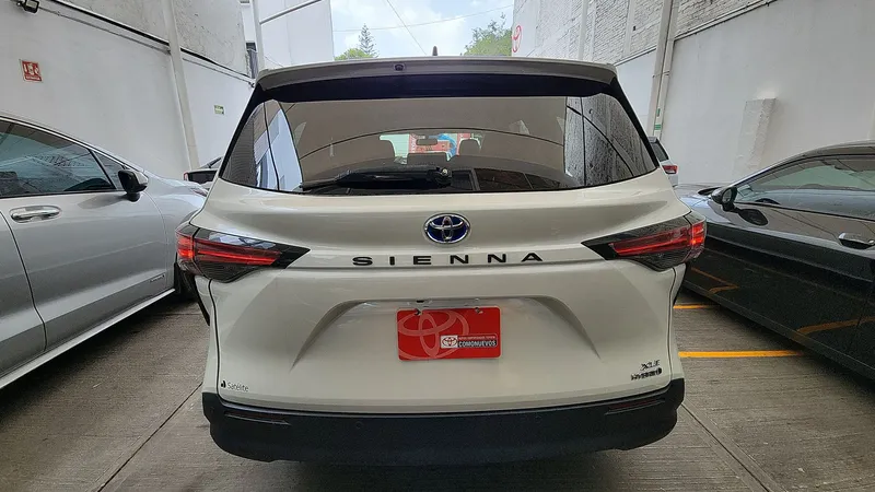 Toyota Sienna 2021