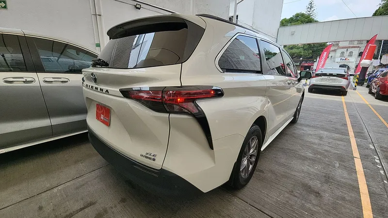 Toyota Sienna 2021