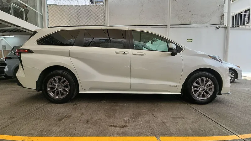 Toyota Sienna 2021
