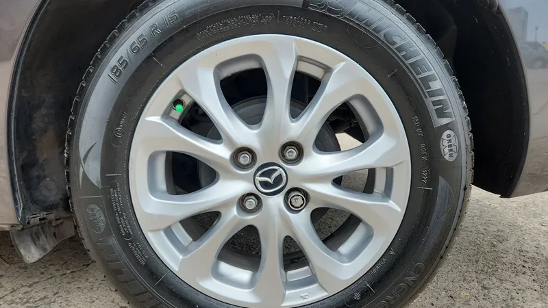 Mazda Mazda 2 2019