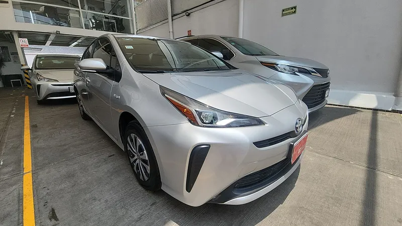 Toyota Prius 2021