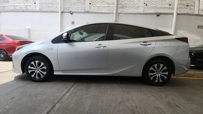 Toyota Prius 2021