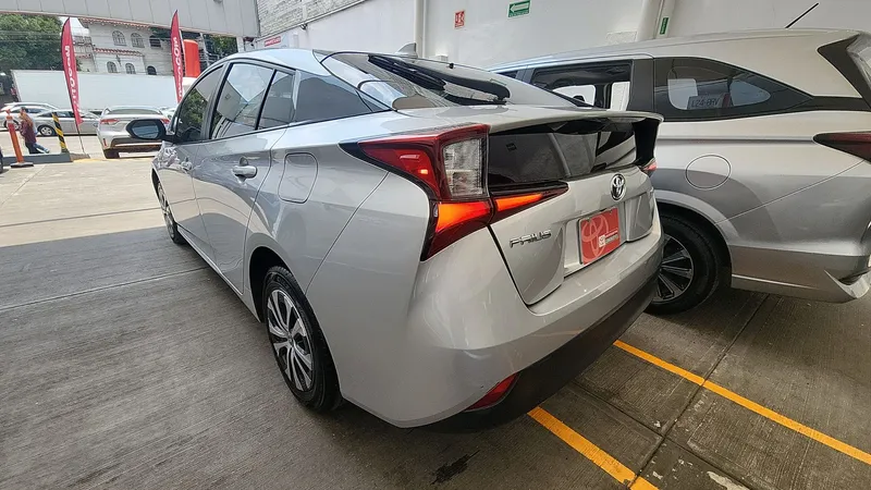 Toyota Prius 2021
