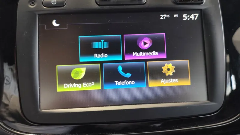 Renault Logan 2023