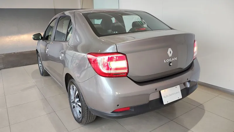 Renault Logan 2023
