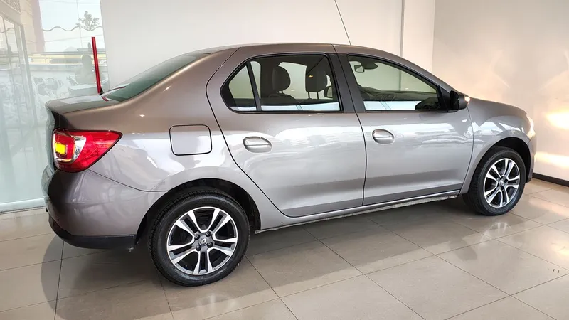 Renault Logan 2023