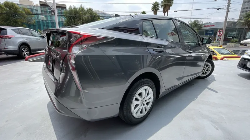 Toyota Prius 2018