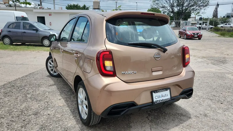 Nissan March 2022