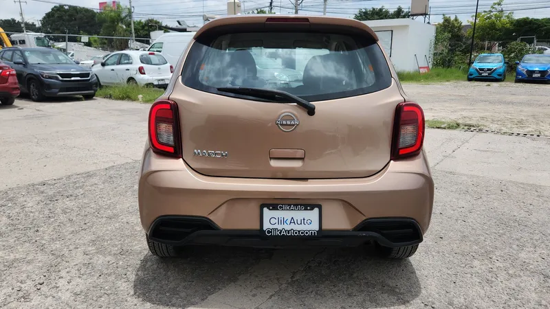Nissan March 2022