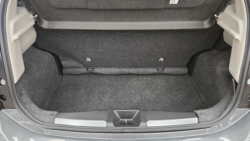 Nissan March 2024