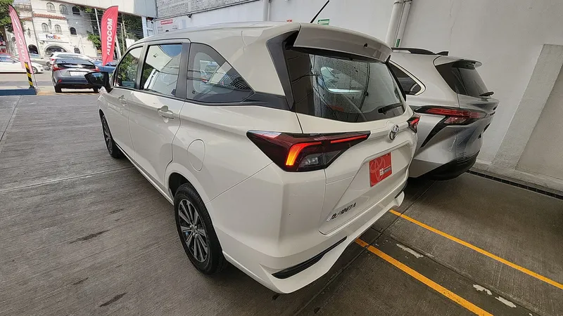 Toyota Avanza 2023