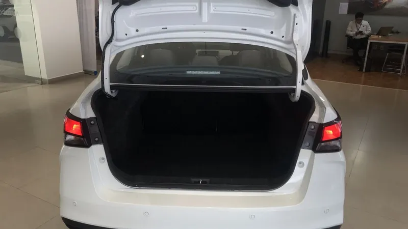 Nissan Versa 2021