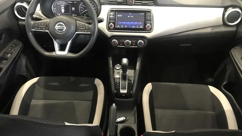 Nissan Versa 2021