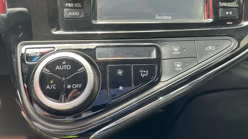 Toyota Prius C 2021