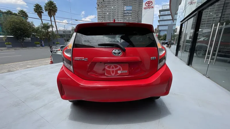 Toyota Prius C 2021