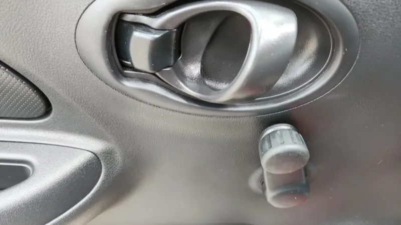 Nissan March 2024
