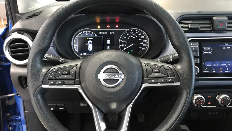Nissan Versa 2023
