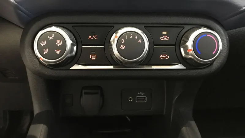 Nissan Versa 2023