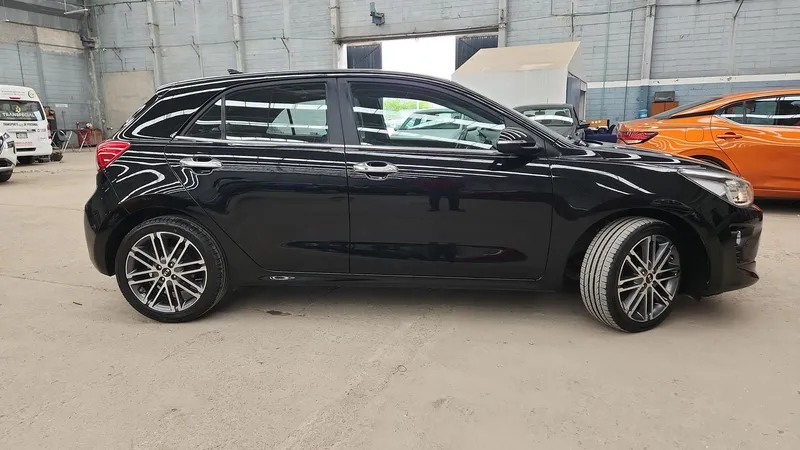 Kia Rio Hb 2021