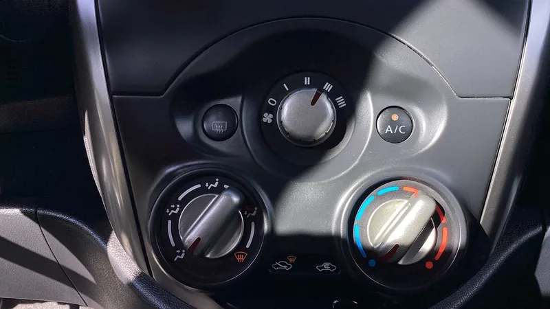 Nissan March 2018