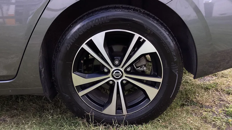 Nissan Sentra 2023