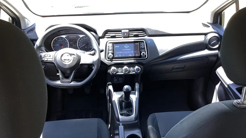 Nissan Versa 2024
