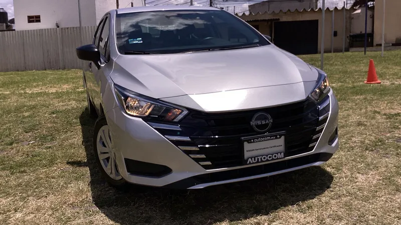 Nissan Versa 2024