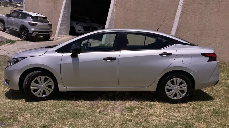 Nissan Versa 2024