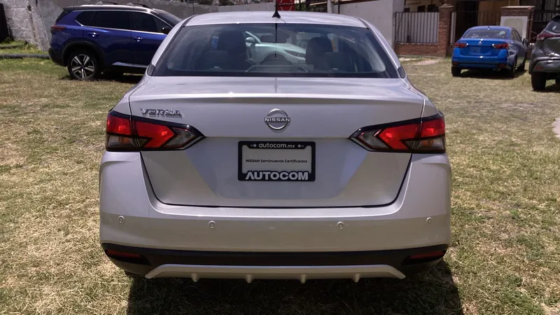 Nissan Versa 2024