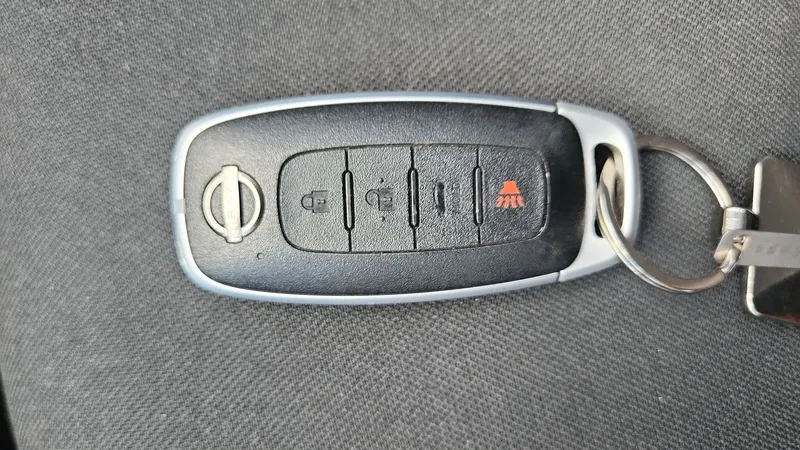 Nissan Versa 2024