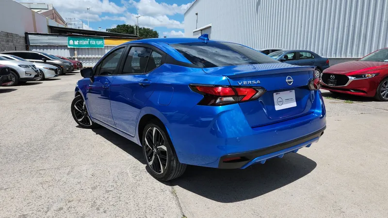 Nissan Versa 2024