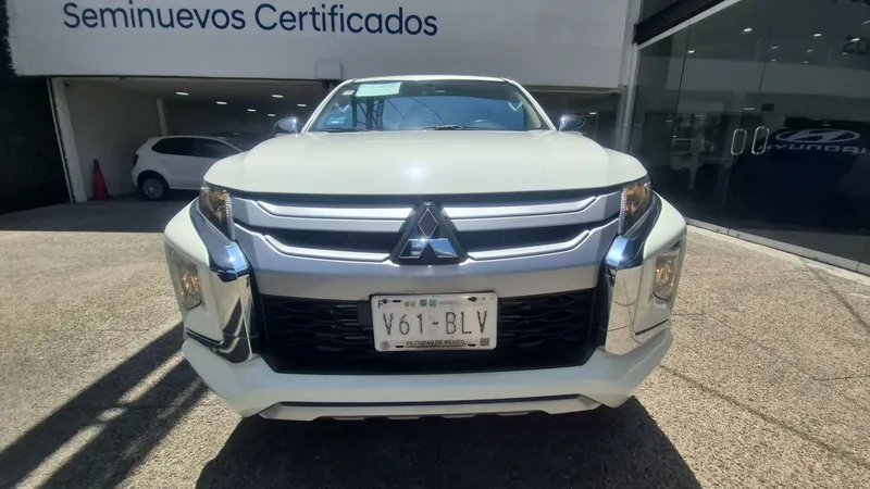 Mitsubishi L200 2023