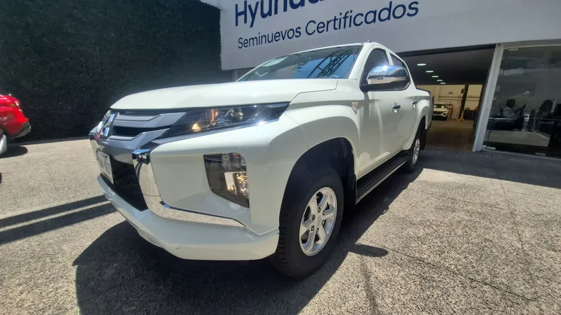 Mitsubishi L200 2023