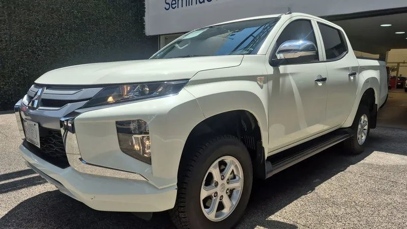 Mitsubishi L200 2023