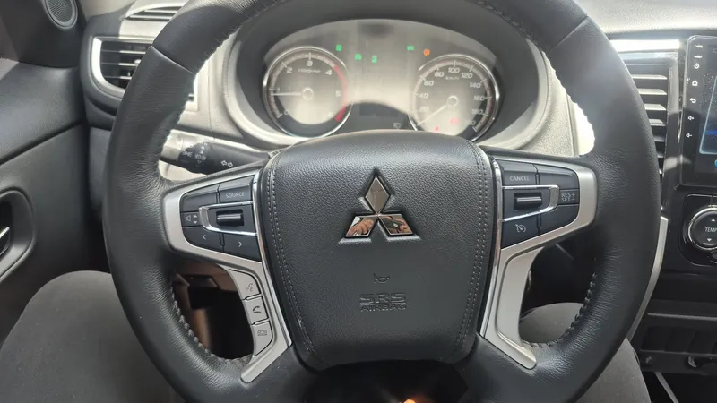 Mitsubishi L200 2023