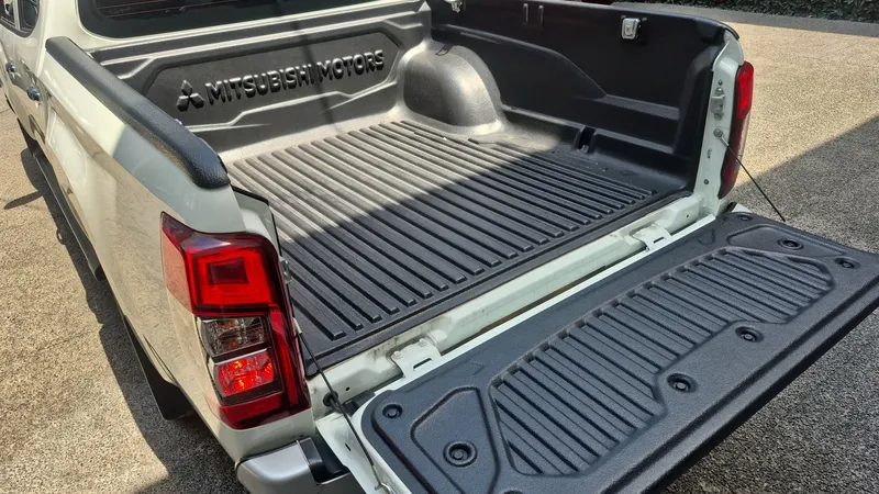 Mitsubishi L200 2023