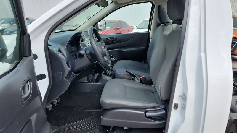 Nissan Np300 2024