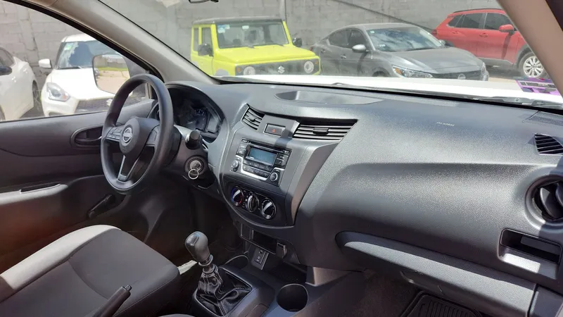 Nissan Np300 2024